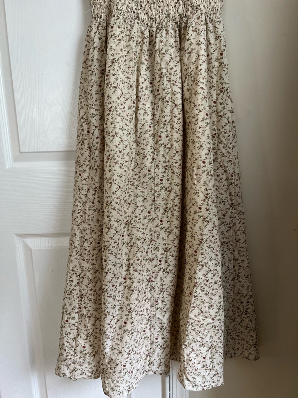 NWT Storia / Worth Collective Nya Beige Red Floral Smocked Dress Medium - Picture 10 of 16